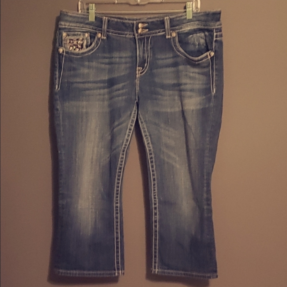 Miss Me Capri Size 33